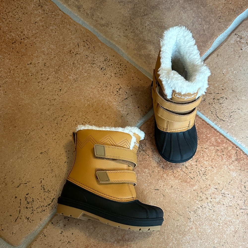 Cat & Jack Tan and Black Kids Snow Boots